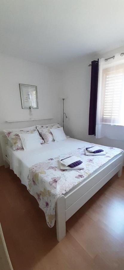 Peace And Quiet Apartment In Brela, Croatia Ngoại thất bức ảnh